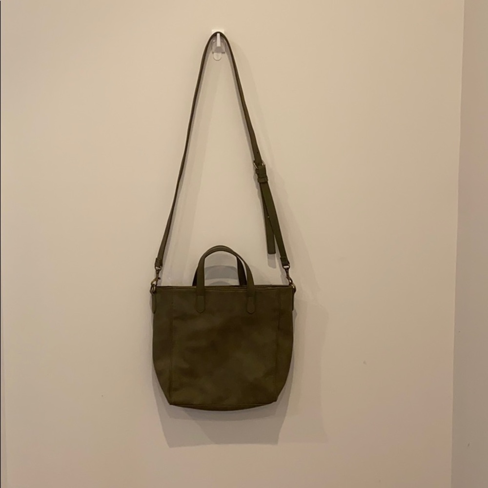 Universal Thread purse
